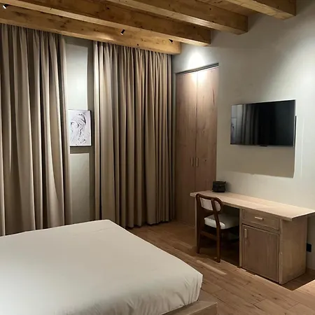 Faces&places Boutique