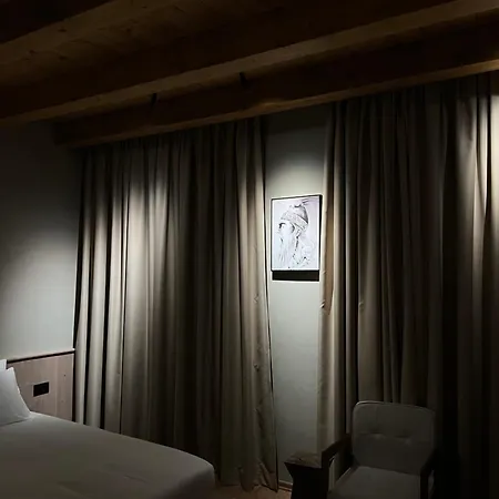 Faces & Places Boutique Hotel