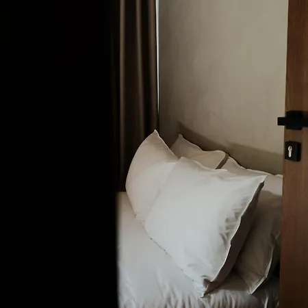 Hotel Faces & Places Boutique 4*