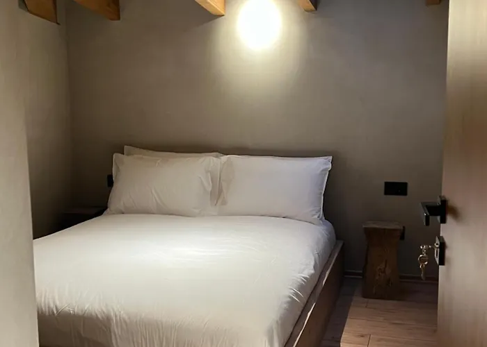 Faces & Places Boutique Tirana