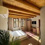 Faces & Places Boutique 4*