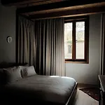 Faces & Places Boutique Hotell 4*