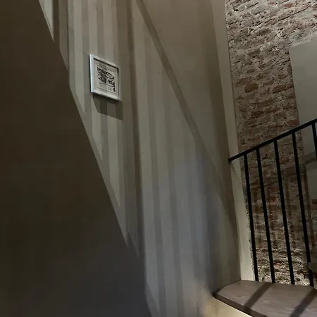 酒店 Faces & Places Boutique 地拉那