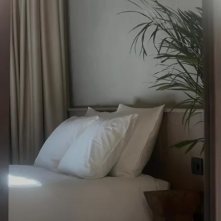 Faces & Places Boutique 地拉那