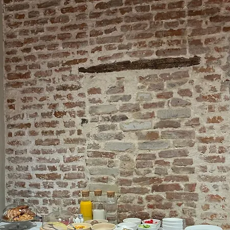 酒店 Faces & Places Boutique 地拉那