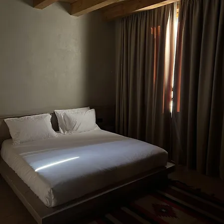 Faces & Places Boutique Hotell 3*