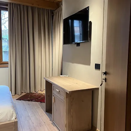 酒店 Faces & Places Boutique 地拉那