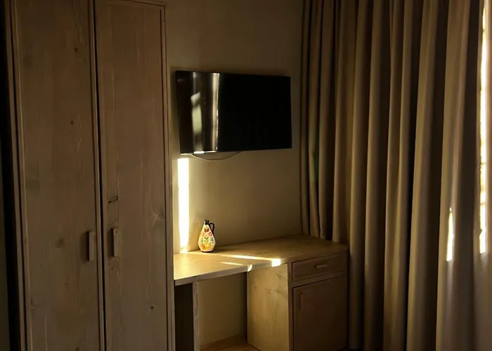 Faces & Places Boutique Hotel Tirana